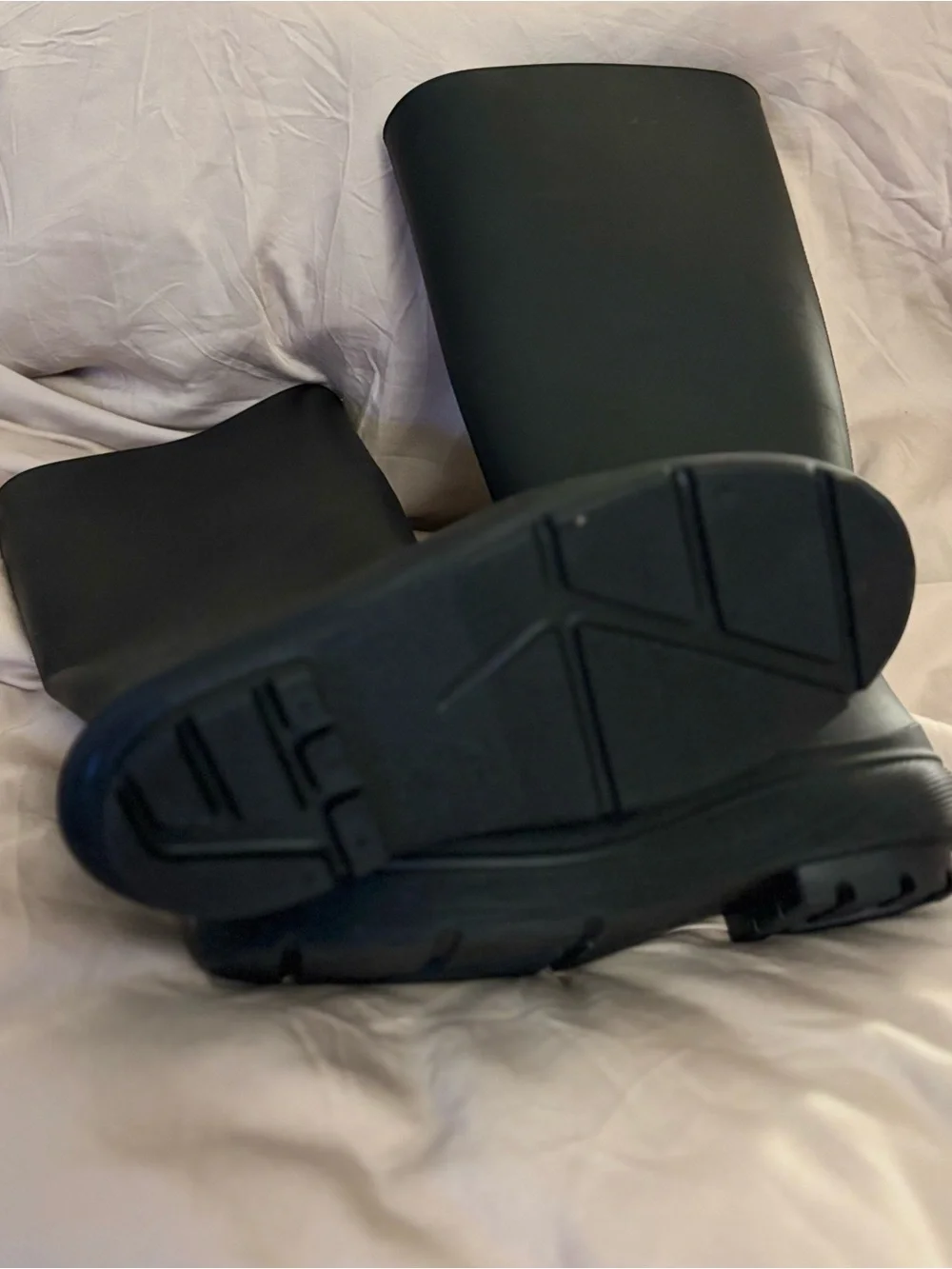 Zara minimalist knee